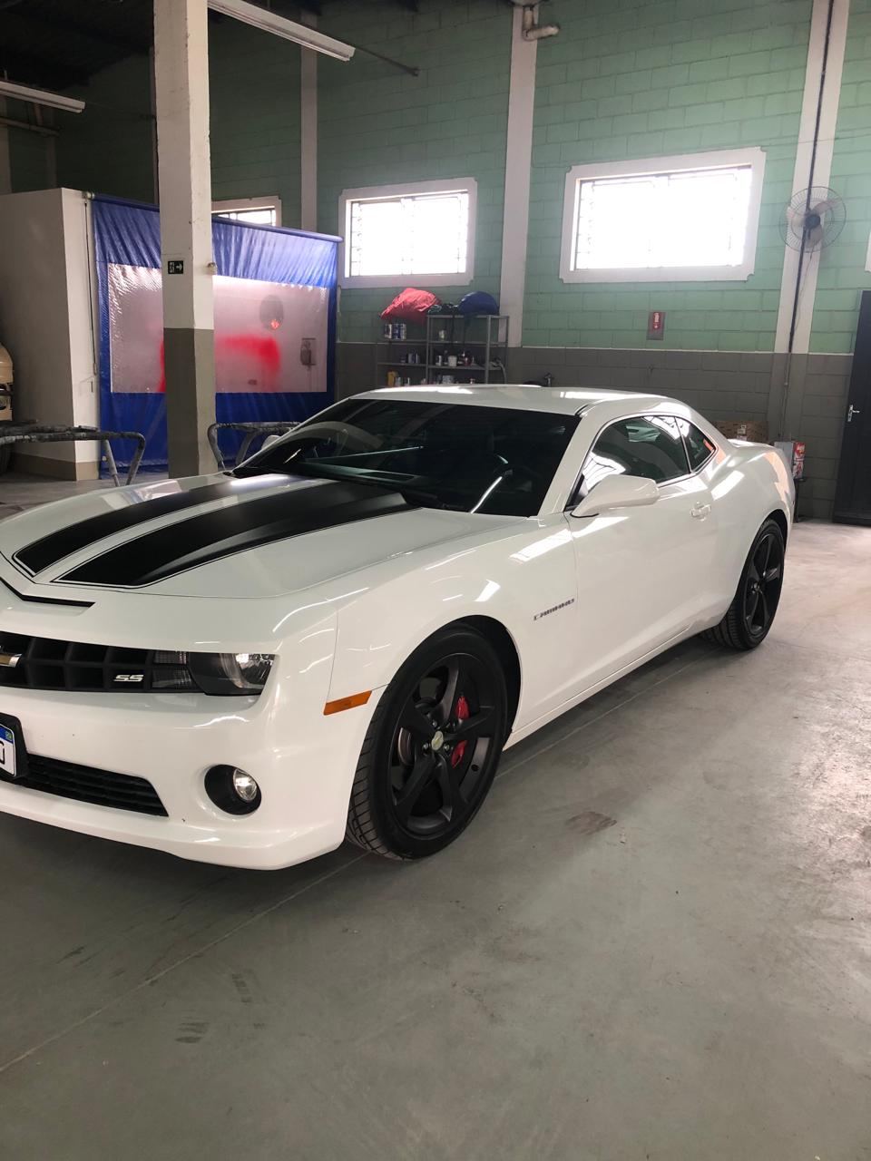 Camaro branco pronto para entrega